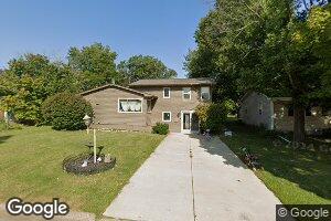 1149 Oakview Dr, Columbus Junction, IA 52738