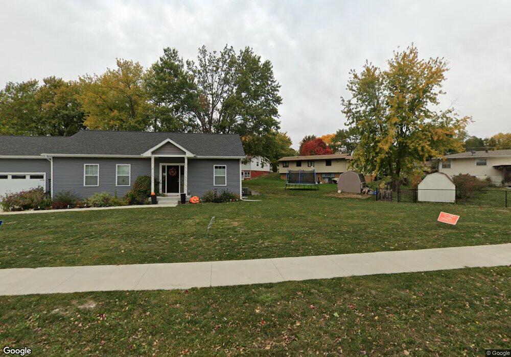 1405 W 9th St S, Newton, IA 50208 - photo 1