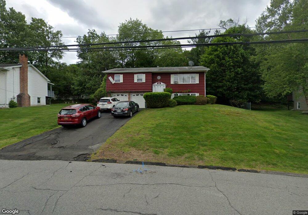 14 Mountain View Ln, Garnerville, NY 10923 - photo 1