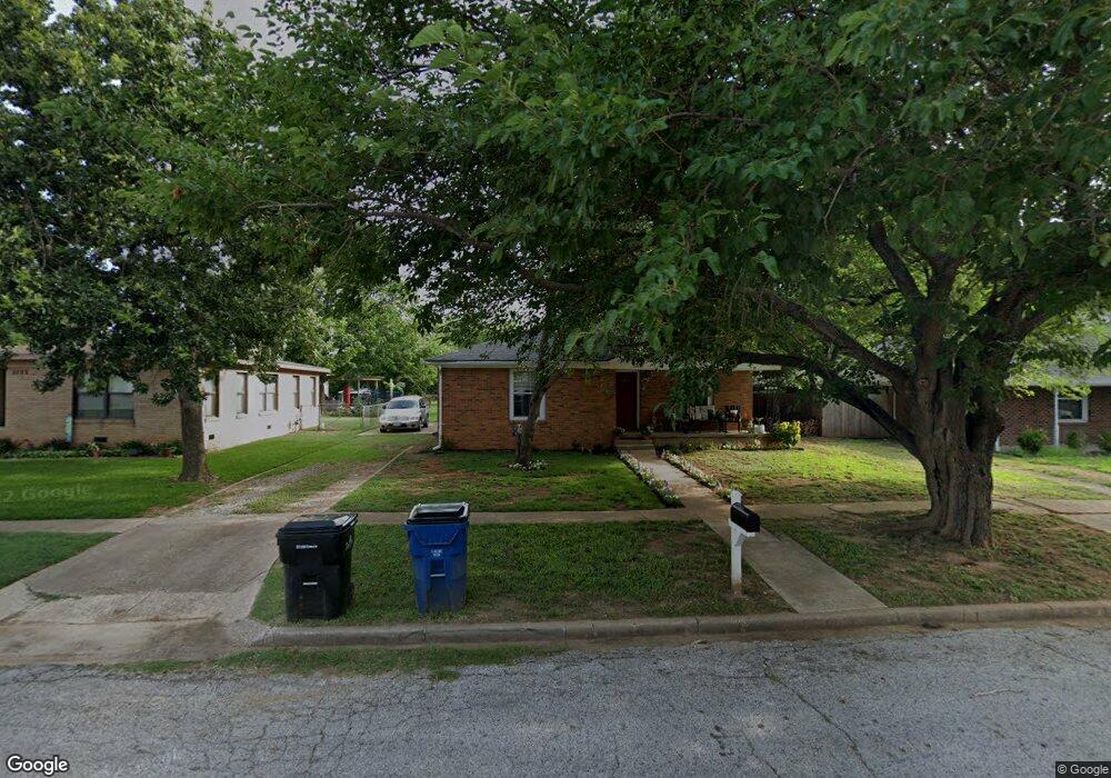 1717 W Elm St, Denison, TX 75020 - photo 1