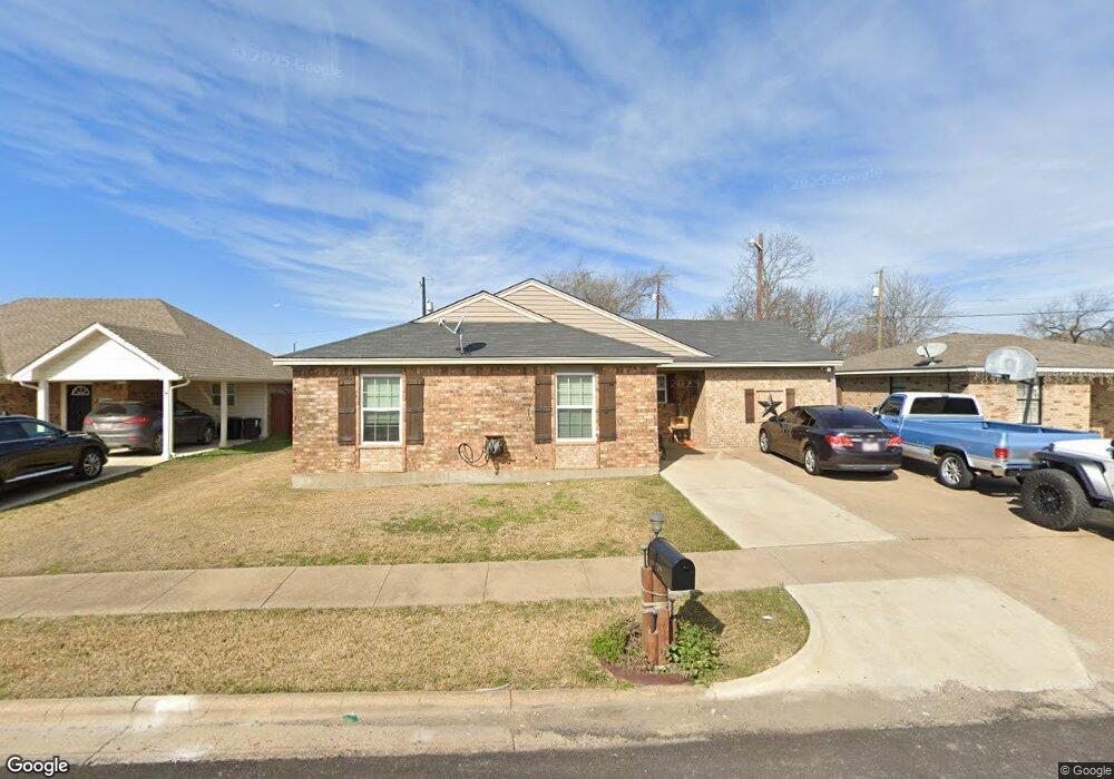 1502 Bobolink Dr, Ennis, TX 75119 - photo 1