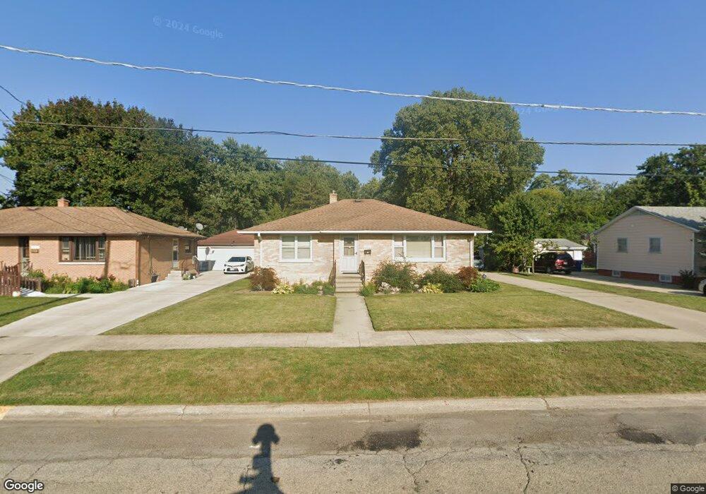 921 S Elmwood Ave, Waukegan, IL 60085 - photo 1