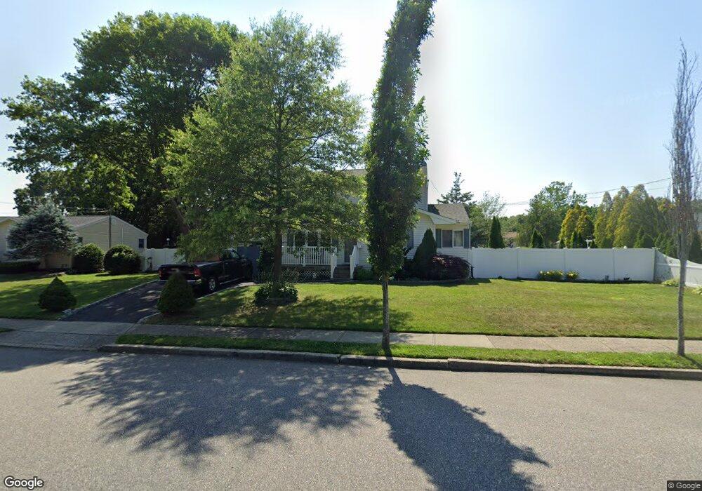 506 Renee Dr, Bayport, NY 11705 - photo 1