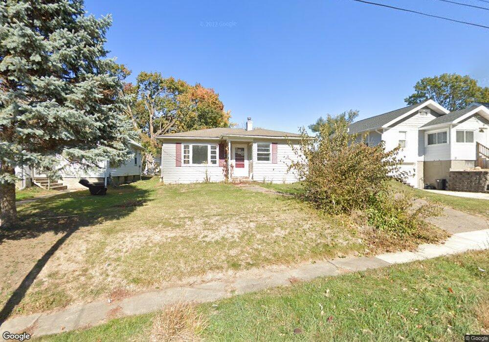 1320 Crescent Dr, Newton, IA 50208 - photo 1