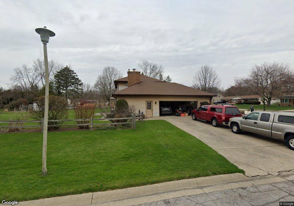 5211 Applewood Dr, Flushing, MI 48433 - photo 1