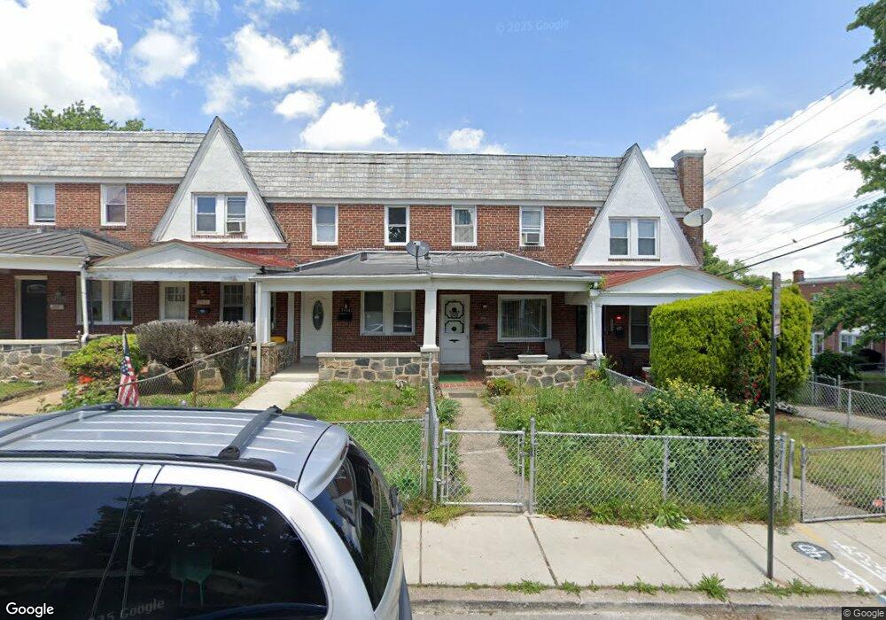 3902 Woodridge Rd, Baltimore, MD 21229 - photo 1