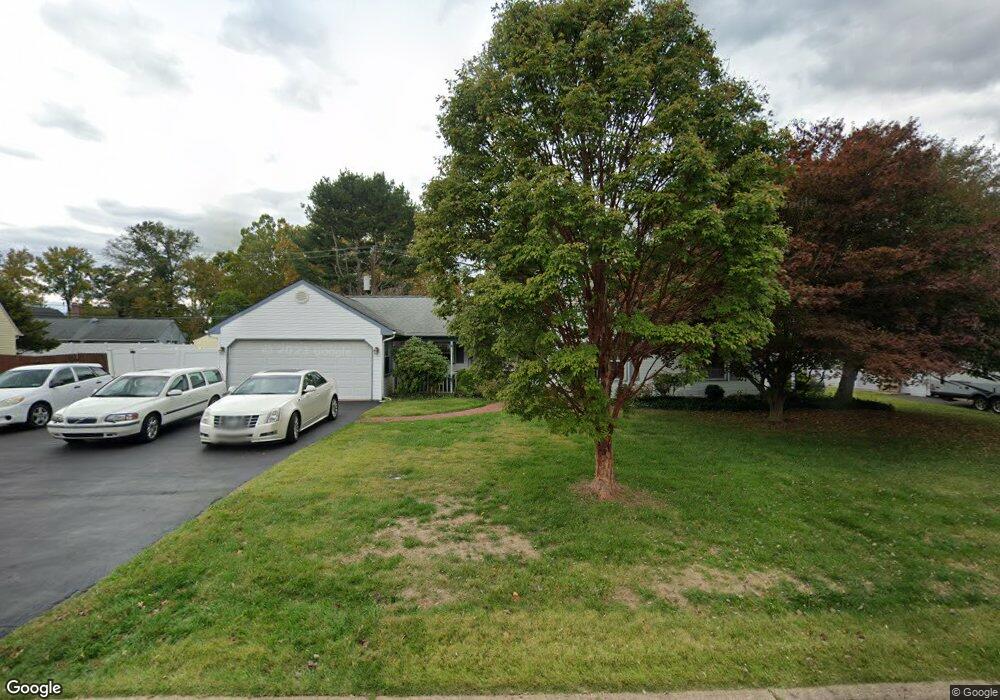 49 Smoketree Rd, Levittown, PA 19056 - photo 1