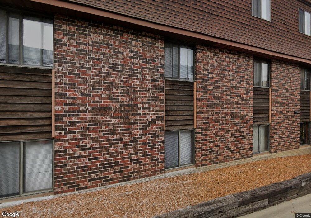 413 S Johnson St, Iowa City, IA 52240 - photo 1