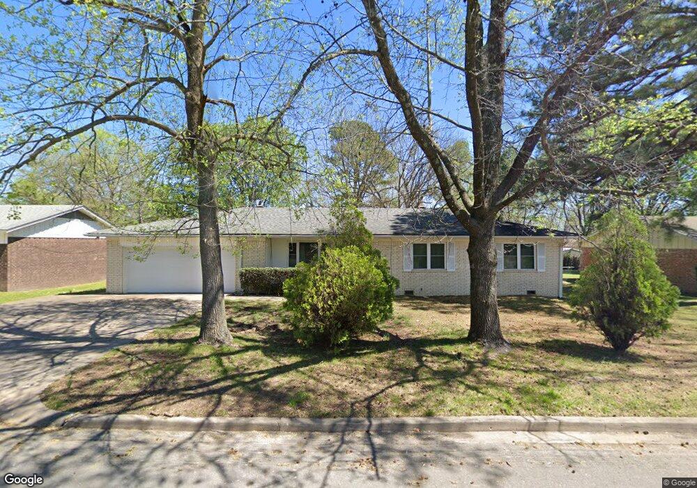 909 Lamer Ave, Tahlequah, OK 74464 - photo 1