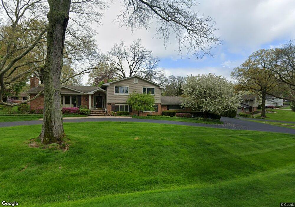 1015 Rock Spring Rd, Bloomfield Hills, MI 48304 - photo 1
