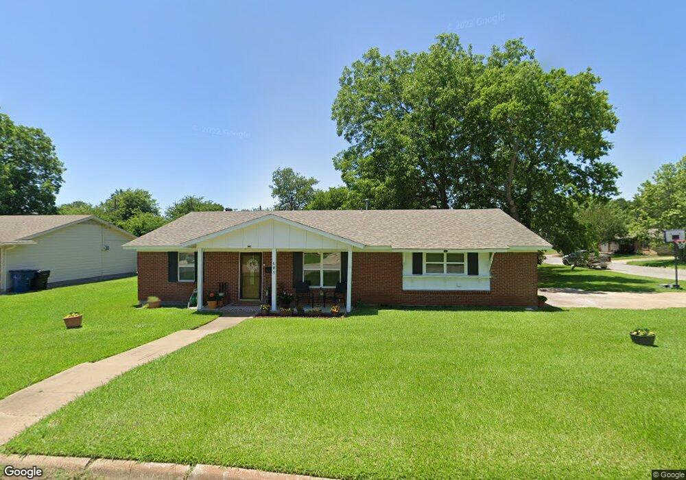 121 N Hickory Ave, Denison, TX 75020 - photo 1