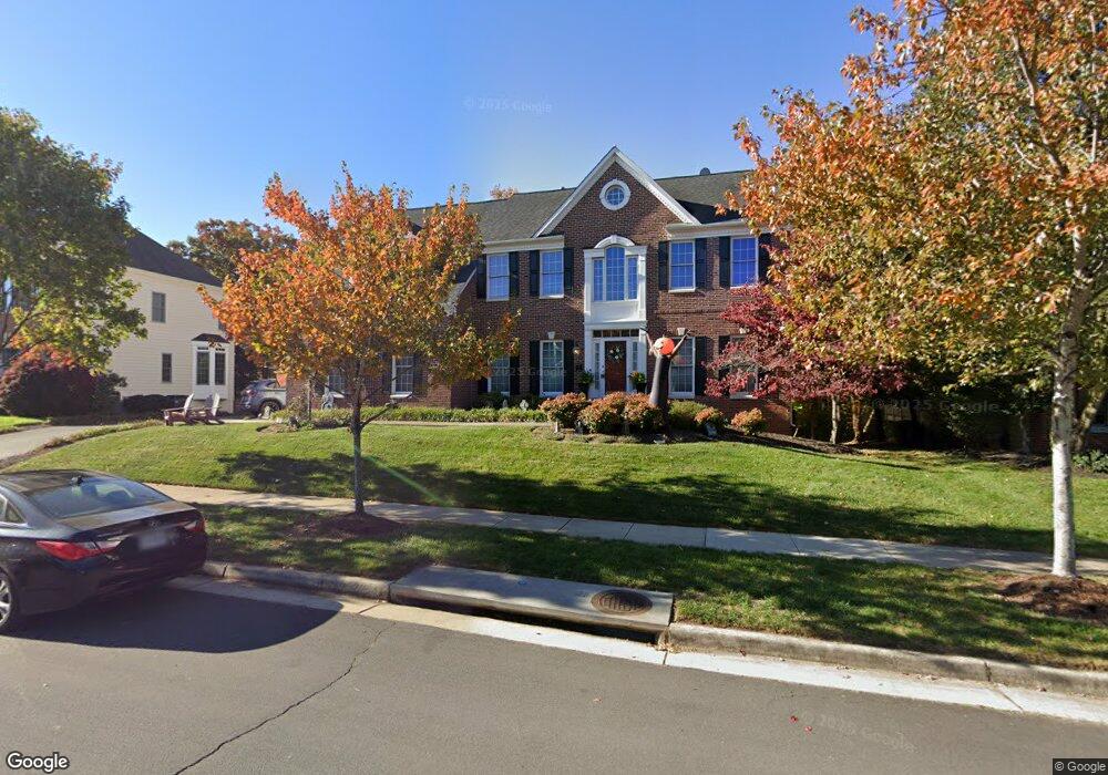 26151 Glasgow Dr, Chantilly, VA 20152 - photo 1