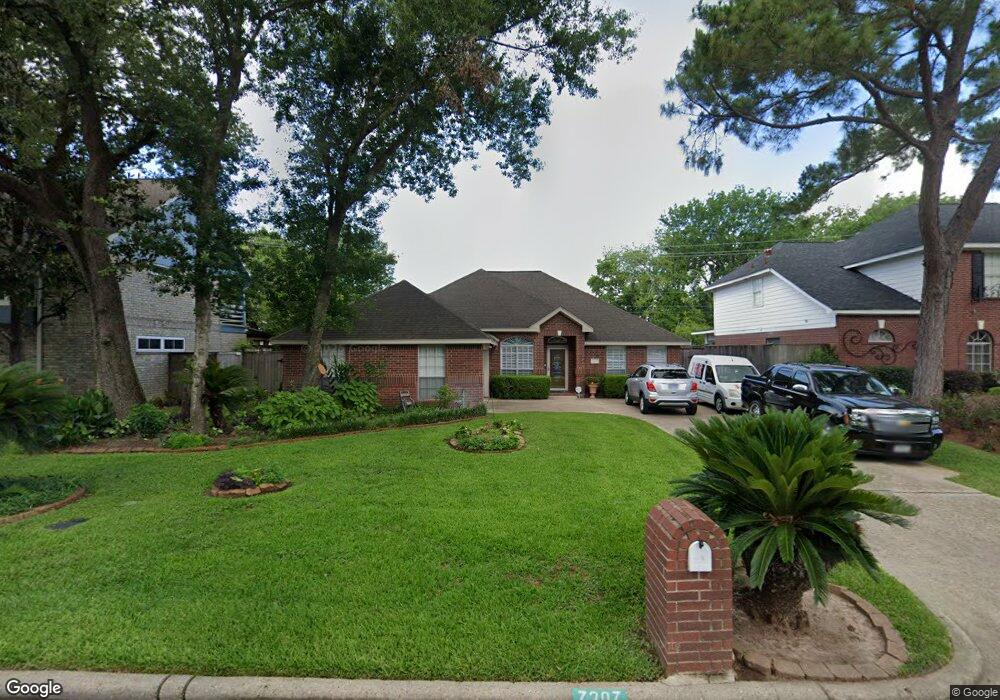 7207 Athlone Dr, Houston, TX 77088 - photo 1