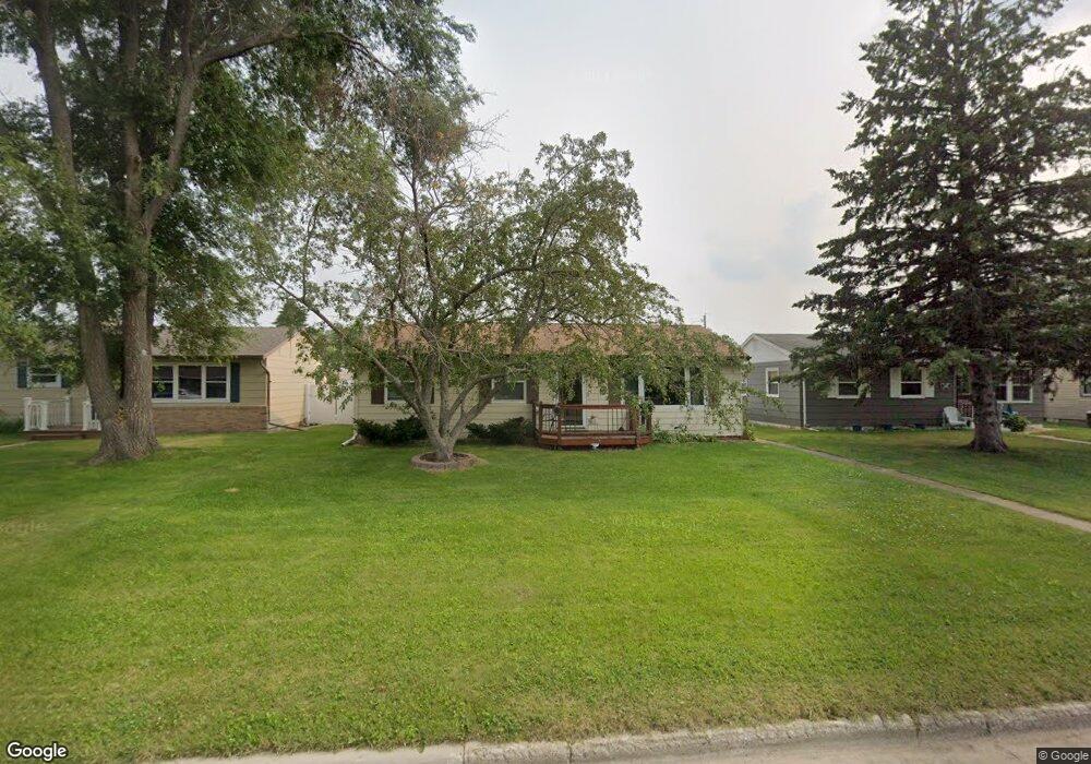 909 15th St SW, Jamestown, ND 58401 - photo 1