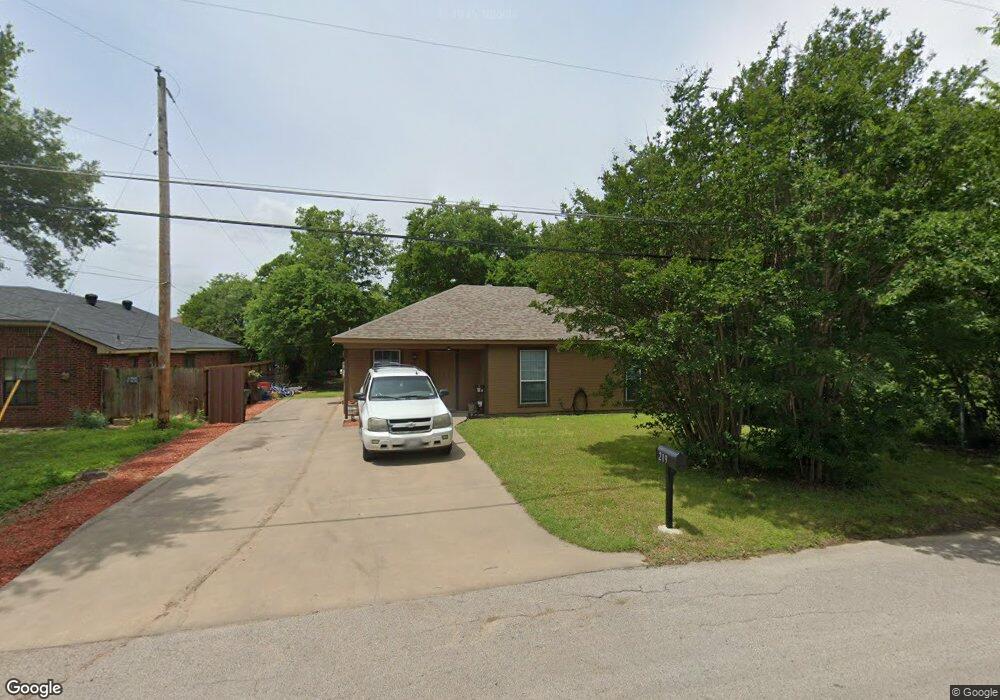219 Cleveland St, Cleburne, TX 76031 - photo 1