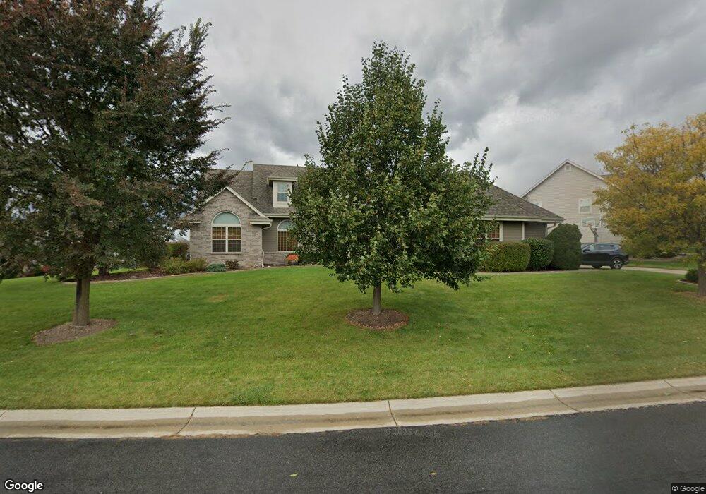 W133N6199 Hummingbird Way, Menomonee Falls, WI 53051 - photo 1