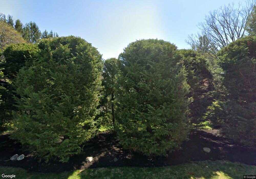 5 Round Hill Ln, Port Washington, NY 11050 - photo 1