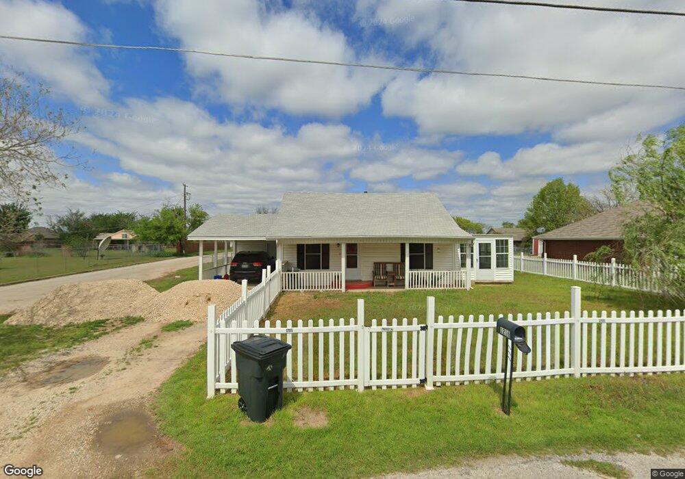 1216 Cherokee St, Weatherford, TX 76086 - photo 1