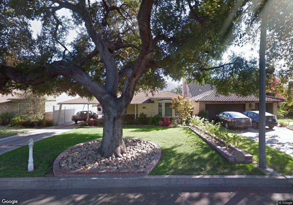 1923 W Parkside Ave, Burbank, CA 91506 - photo 1