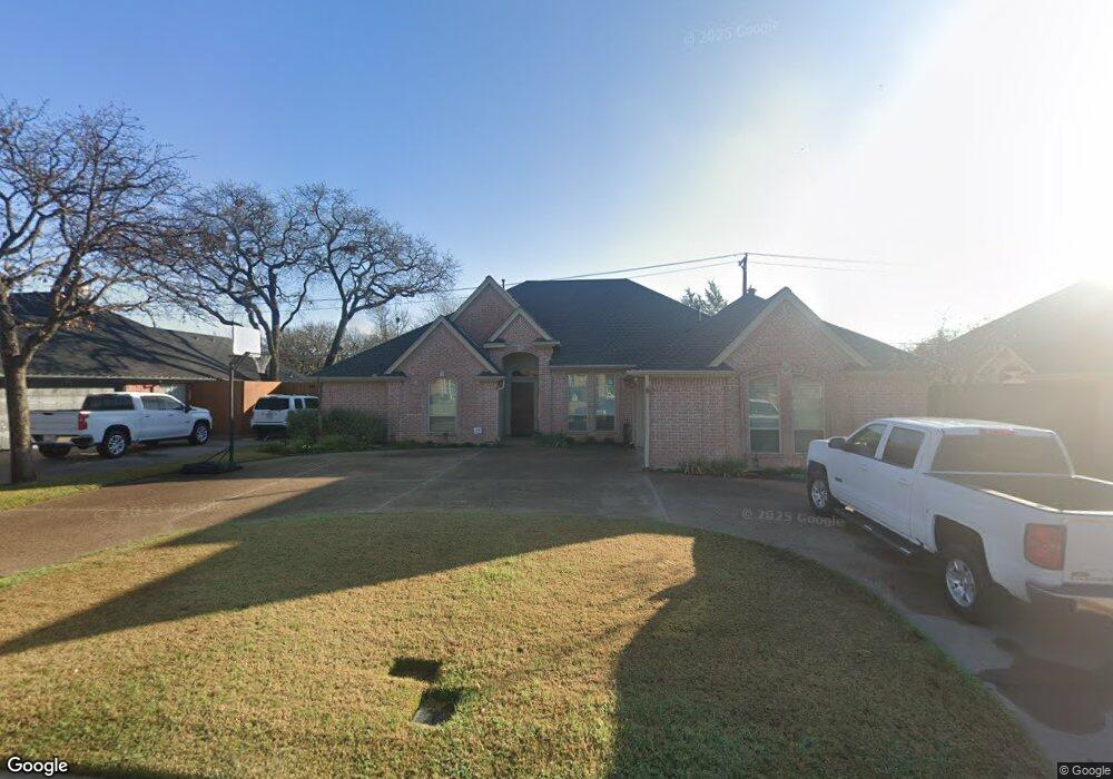 1624 Green Tree Dr, Hurst, TX 76054 - photo 1