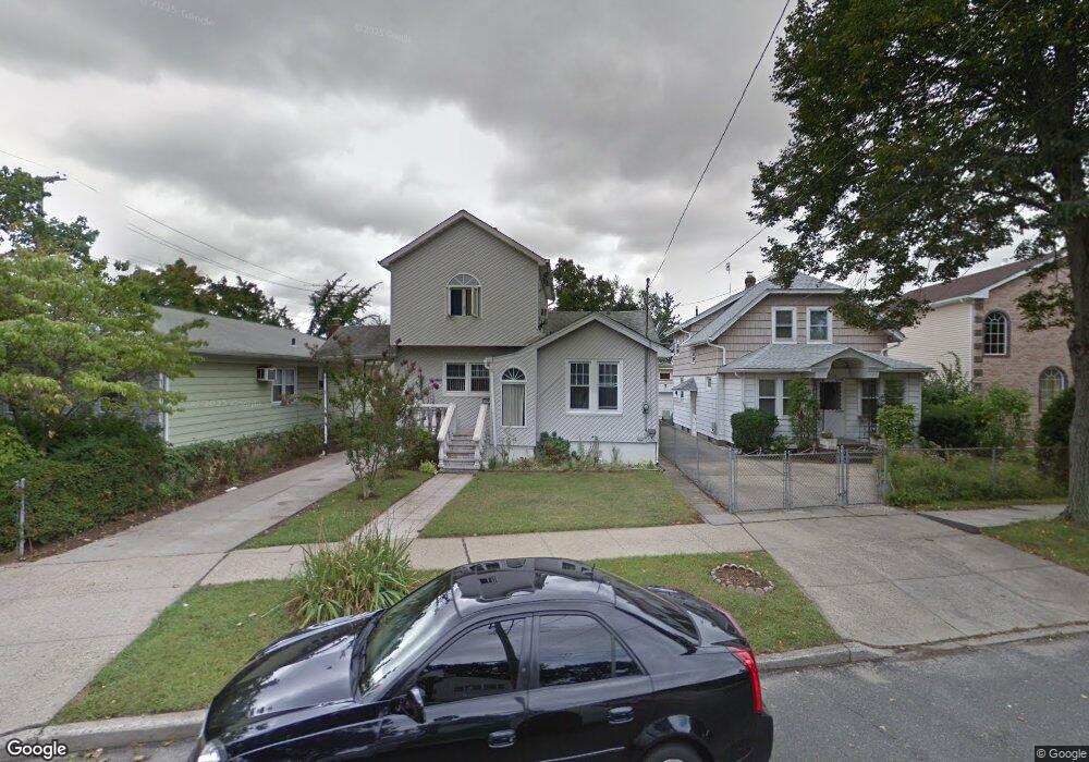 26014 E Williston Ave, Floral Park, NY 11001 - photo 1