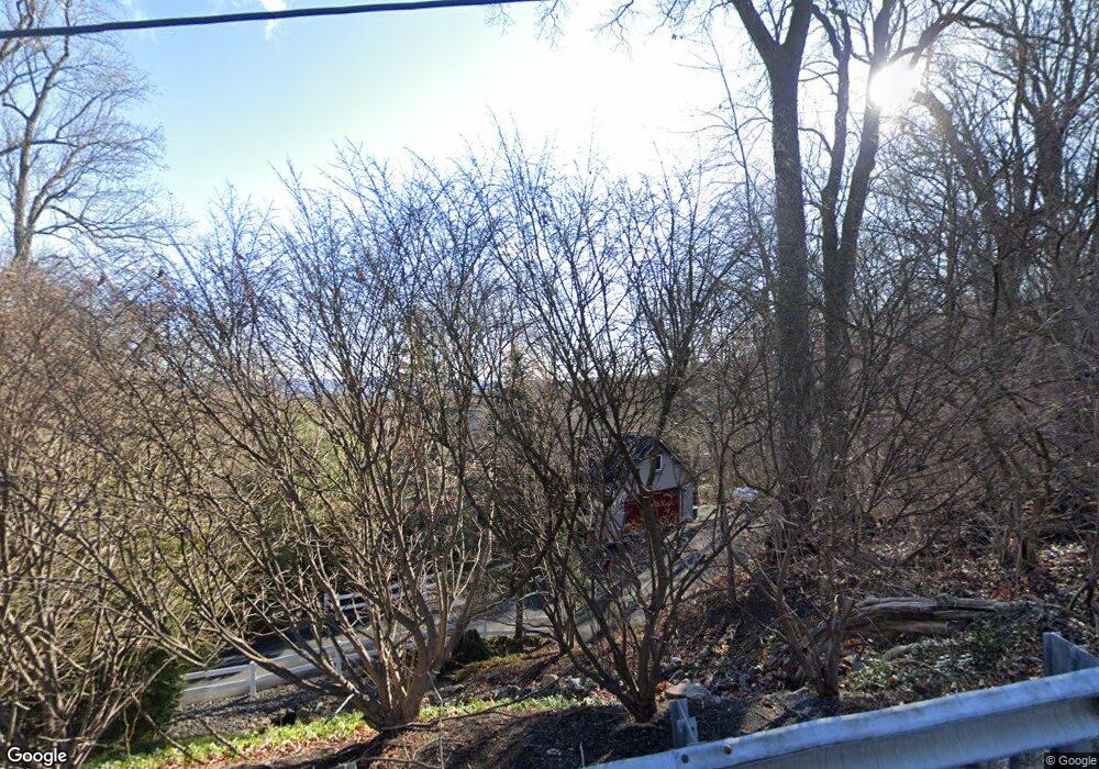 566 Grings Hill Rd, Reading, PA 19608 - photo 1