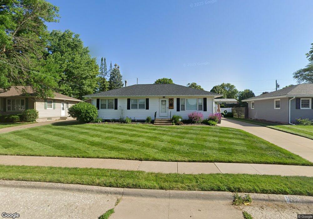 1838 W 37th St, Davenport, IA 52806 - photo 1