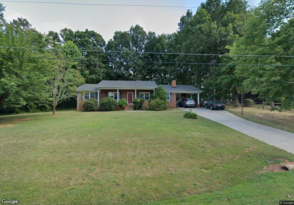 1031 Cranbrook Cir, Asheboro, NC 27205 - photo 1