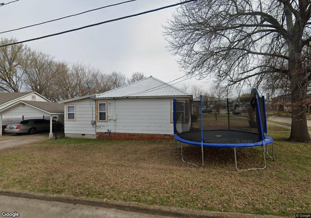 204 W Claremore St, Claremore, OK 74017 - photo 1