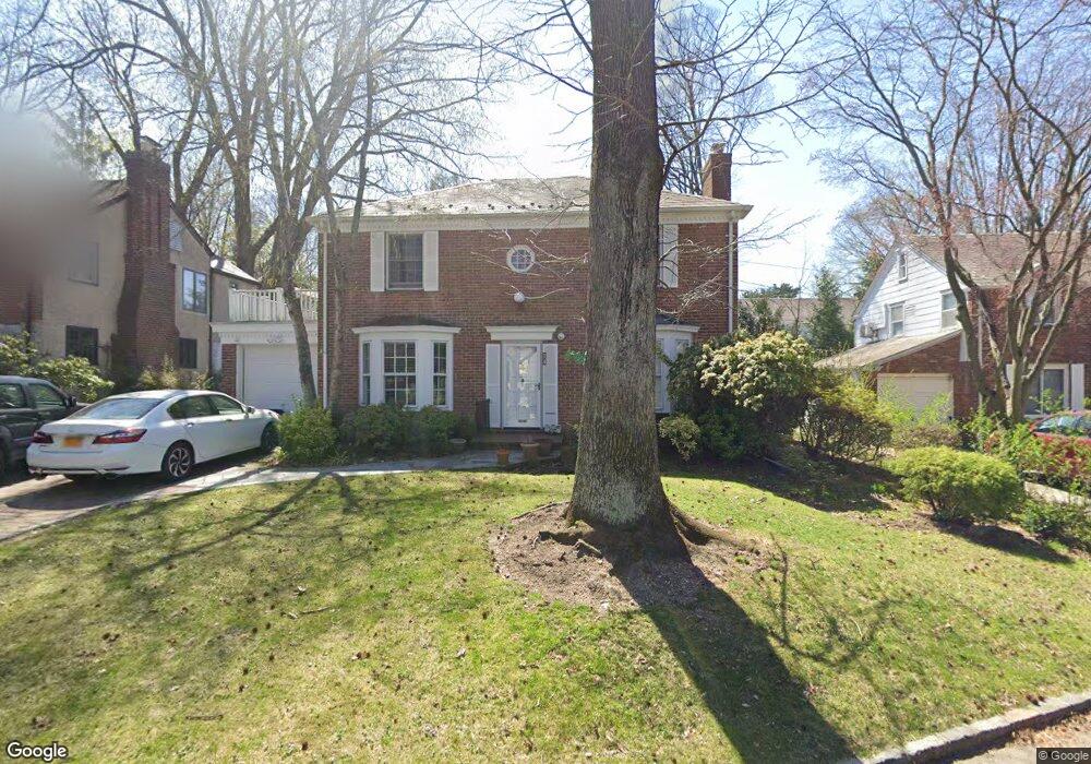 24 Welwyn Rd, Great Neck, NY 11021 - photo 1