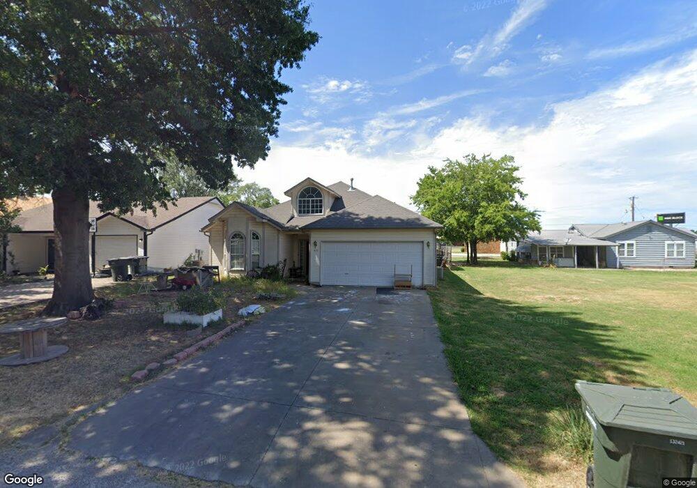410 W 3rd St, Skiatook, OK 74070 - photo 1