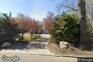 71 Harbor Acres Rd, Sands Point, NY 11050