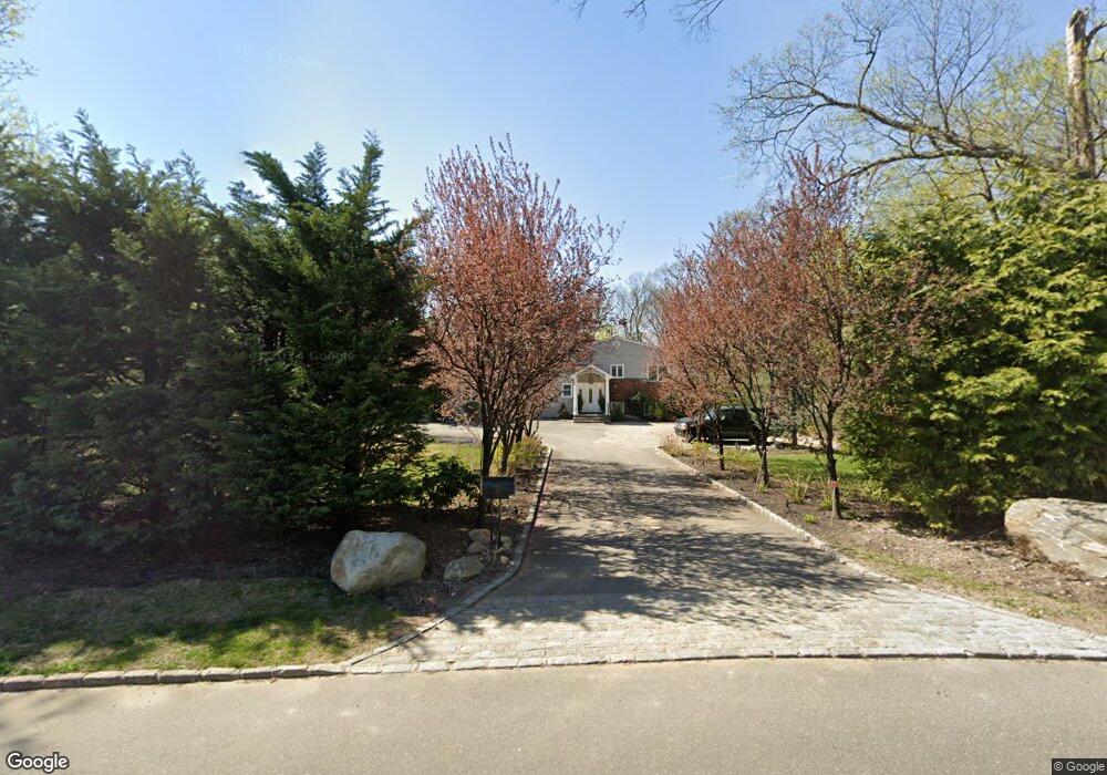 71 Harbor Acres Rd, Sands Point, NY 11050 - photo 1