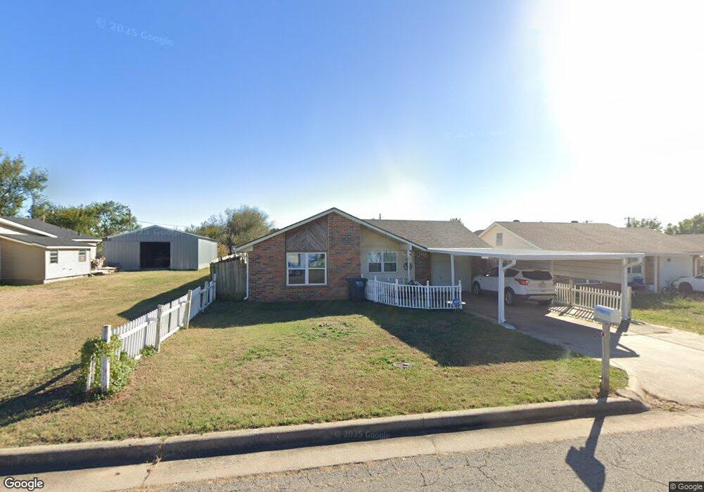 1831 W Wiley St, Shawnee, OK 74804 - photo 1