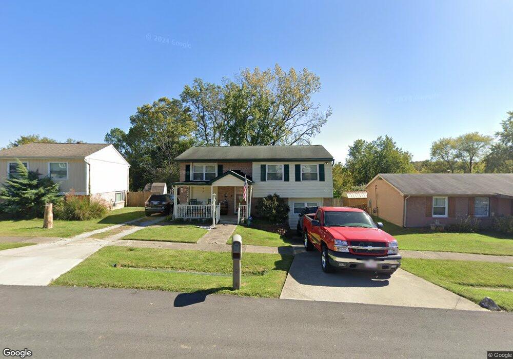 9003 Admiral Dr, Louisville, KY 40229 - photo 1