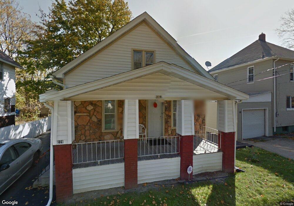 229 Cross Ct, Flint, MI 48503 - photo 1