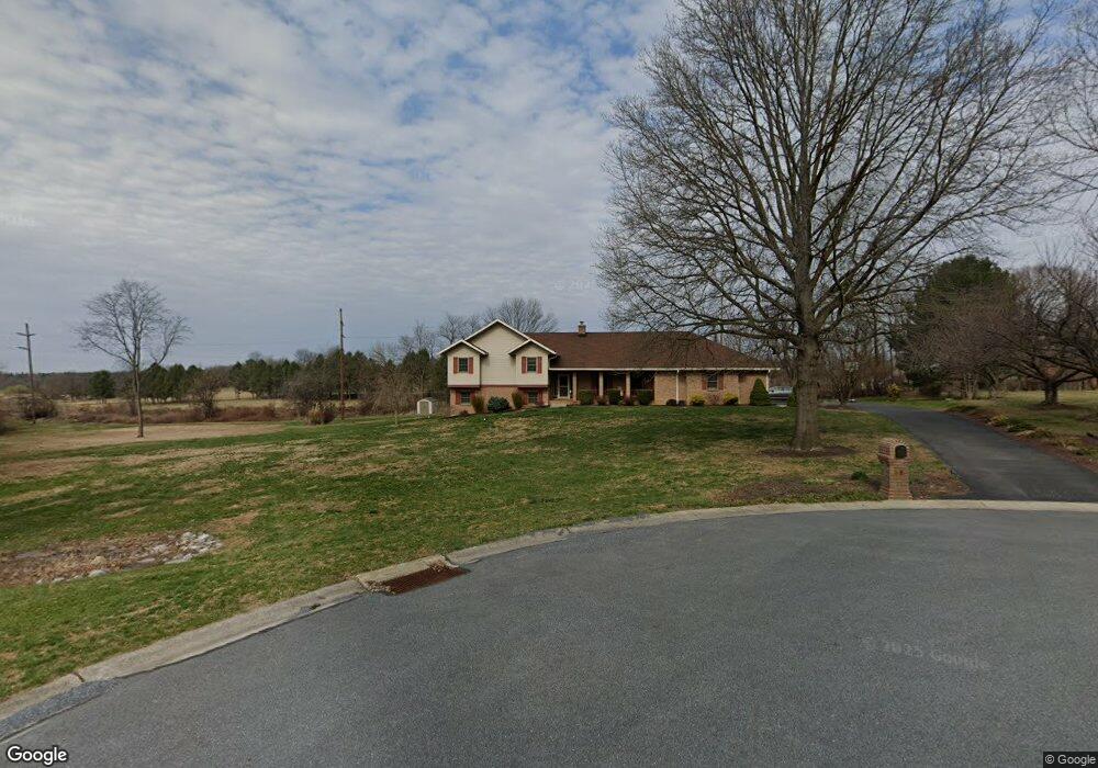 18 Lakeview Dr, Reading, PA 19605 - photo 1