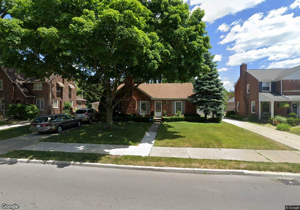 812 Cadieux Rd, Grosse Pointe, MI 48230 - photo 1