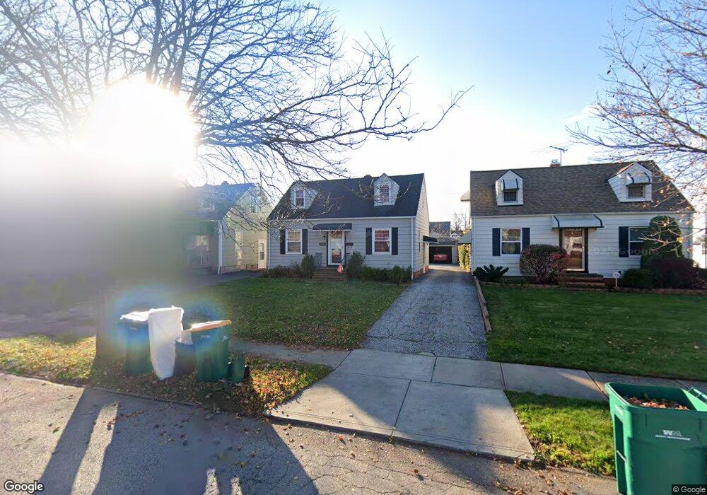 21306 Raymond St, Maple Heights, OH 44137 - photo 1