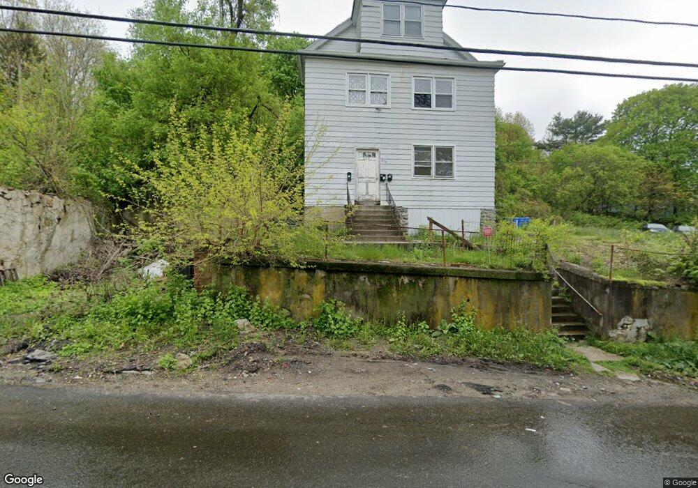 234 N Walnut St unit 2nd, Waterbury, CT 06704 - photo 1