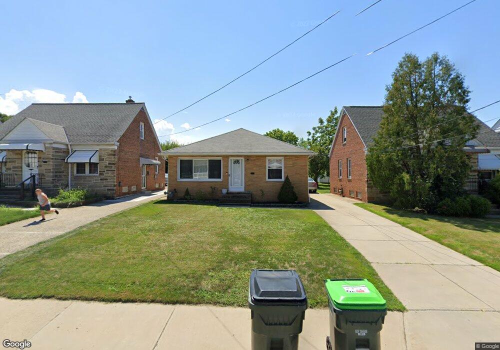 1534 Rockefeller Rd, Wickliffe, OH 44092 - photo 1