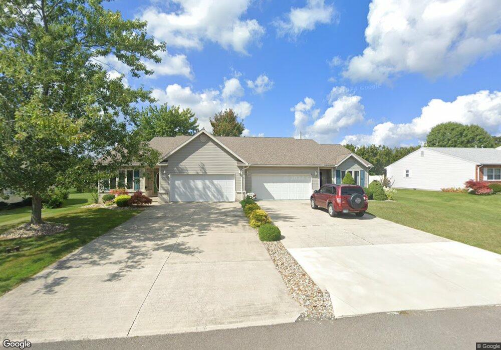 708 Chestnut Dr unit A, Upper Sandusky, OH 43351 - photo 1