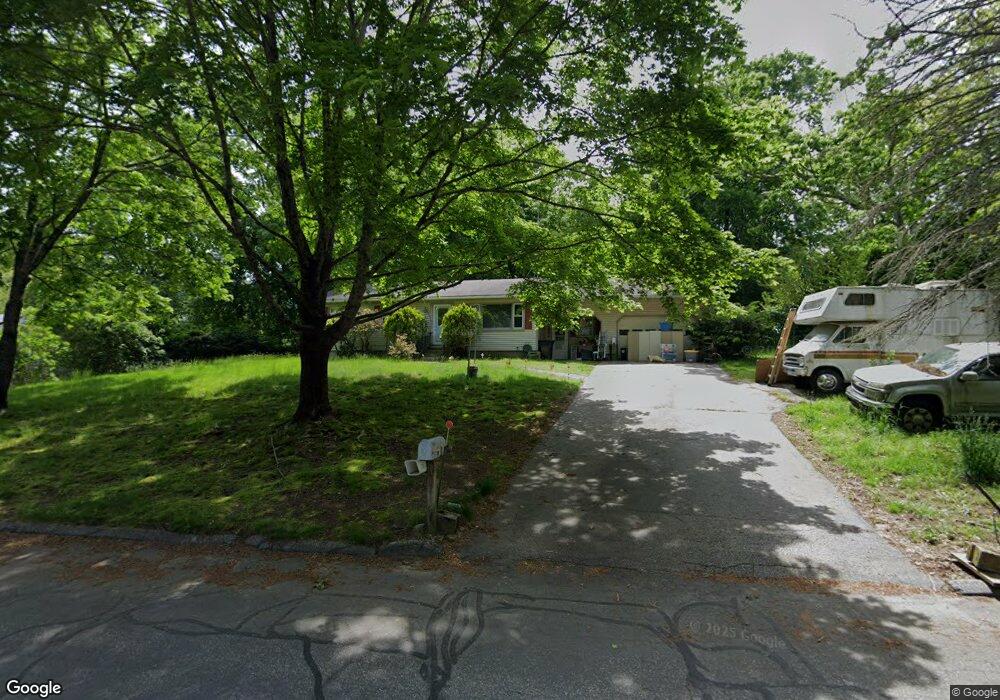 13 Soundview Dr, Pawcatuck, CT 06379 - photo 1