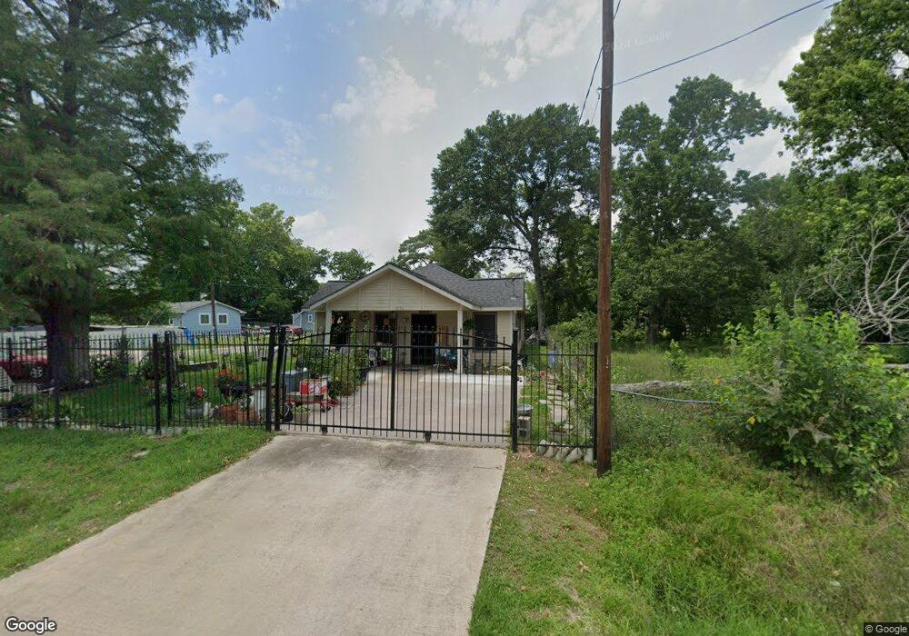 1034 Reverend b j Lewis Dr, Houston, TX 77088 - photo 1