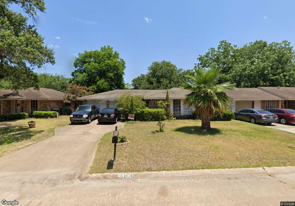 1610 Hidden Valley Dr, Houston, TX 77088 - photo 1