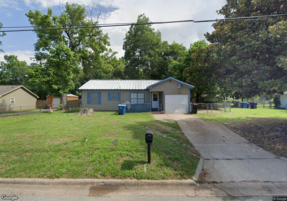 909 W Coffin St, Denison, TX 75020 - photo 1