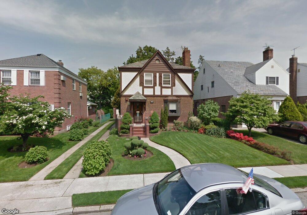 7619 174th St, Fresh Meadows, NY 11366 - photo 1