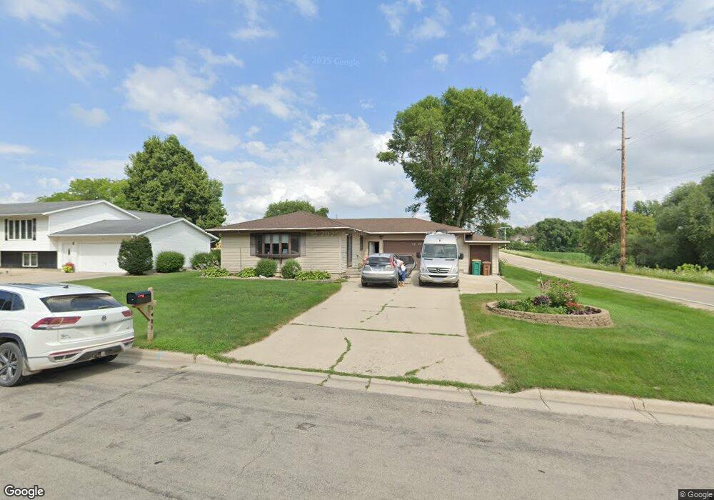 1421 Swanhill Dr, Albert Lea, MN 56007 - photo 1