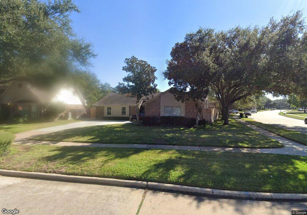 8102 Town Creek Dr, Houston, TX 77095 - photo 1