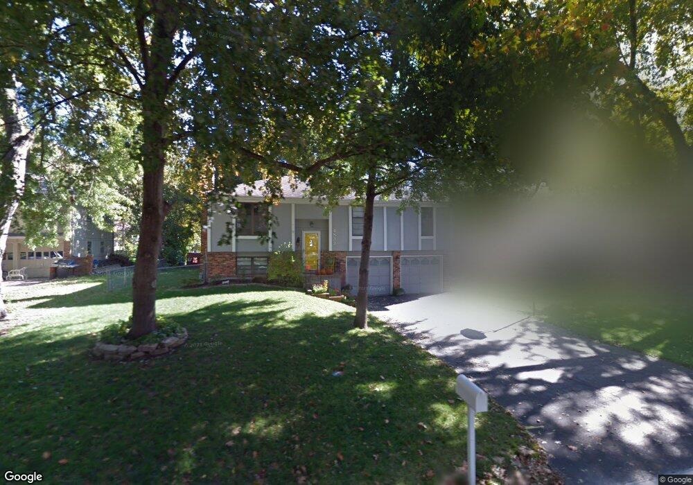 4833 Larsen Ln, Shawnee, KS 66203 - photo 1